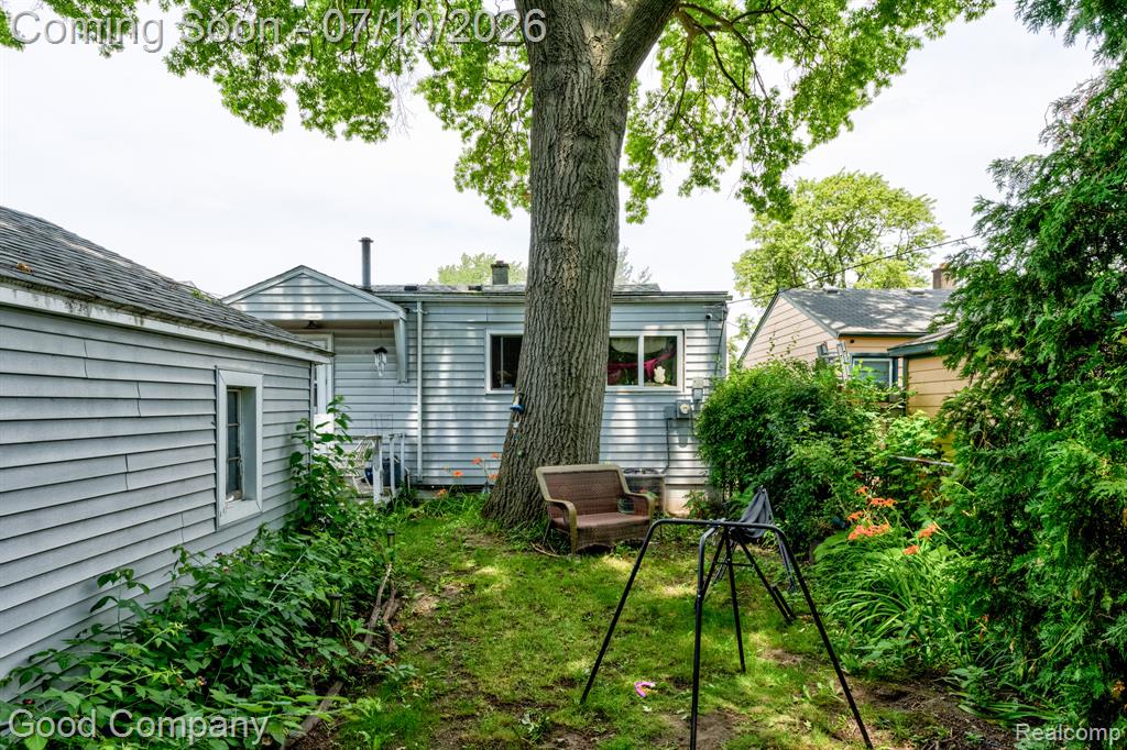 520 E Hudson Avenue, Madison Heights, MI 48071 — Photo 26