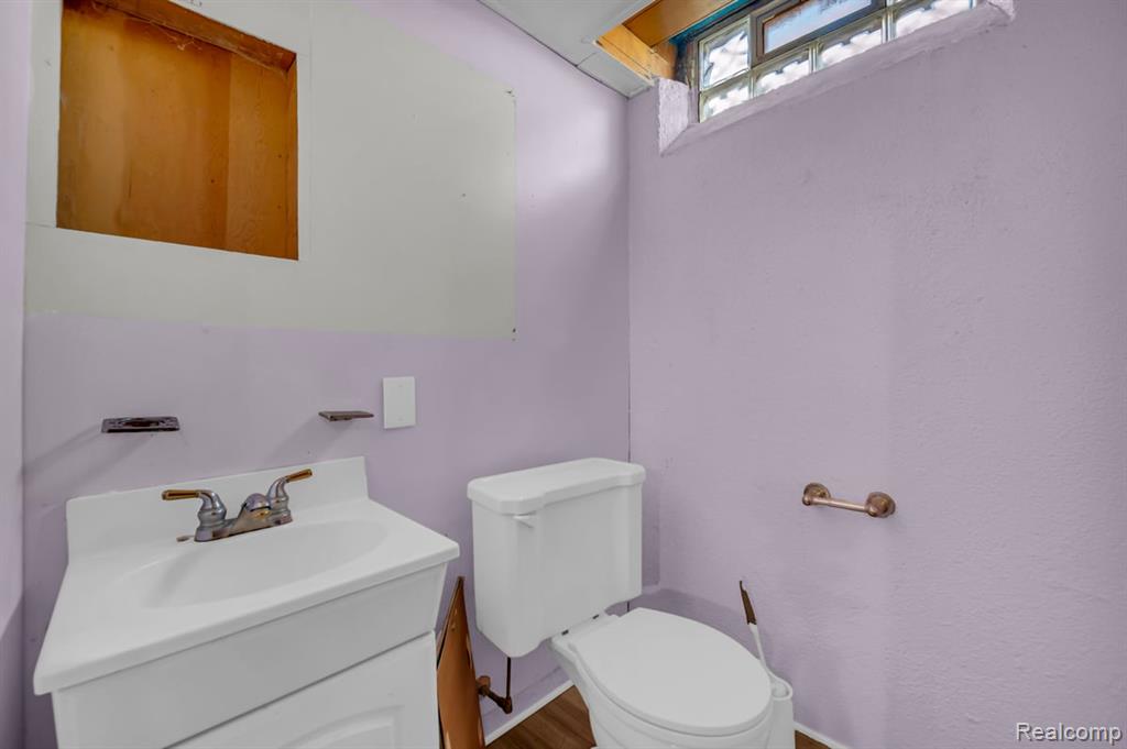 24880 Warrington Avenue, Eastpointe, MI 48021 — Photo 18