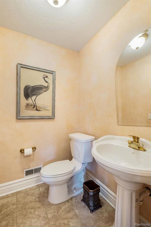 8294 WARWICK GROVES, Grand Blanc, MI 48439 — Photo 44