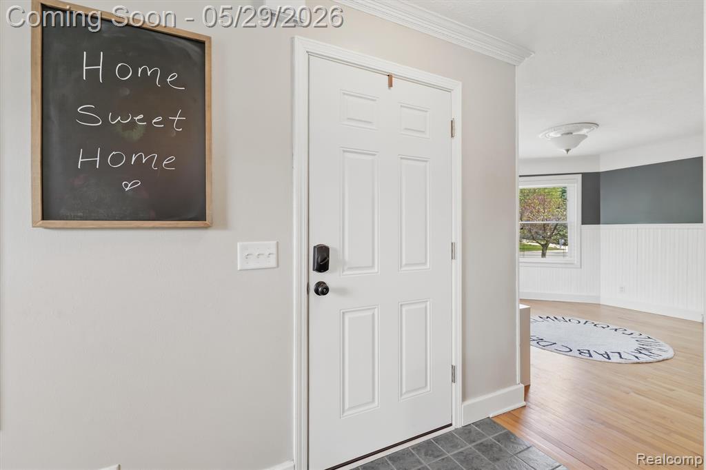 2360 Hickory Circle Drive, Howell, MI 48855 — Photo 4