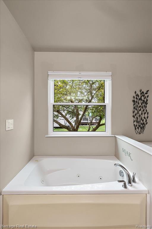 624 Glenmoor Drive, Oxford, MI 48371 — Photo 18