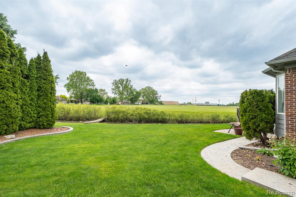 47540 Kelston Drive, Macomb, MI 48044 — Photo 34