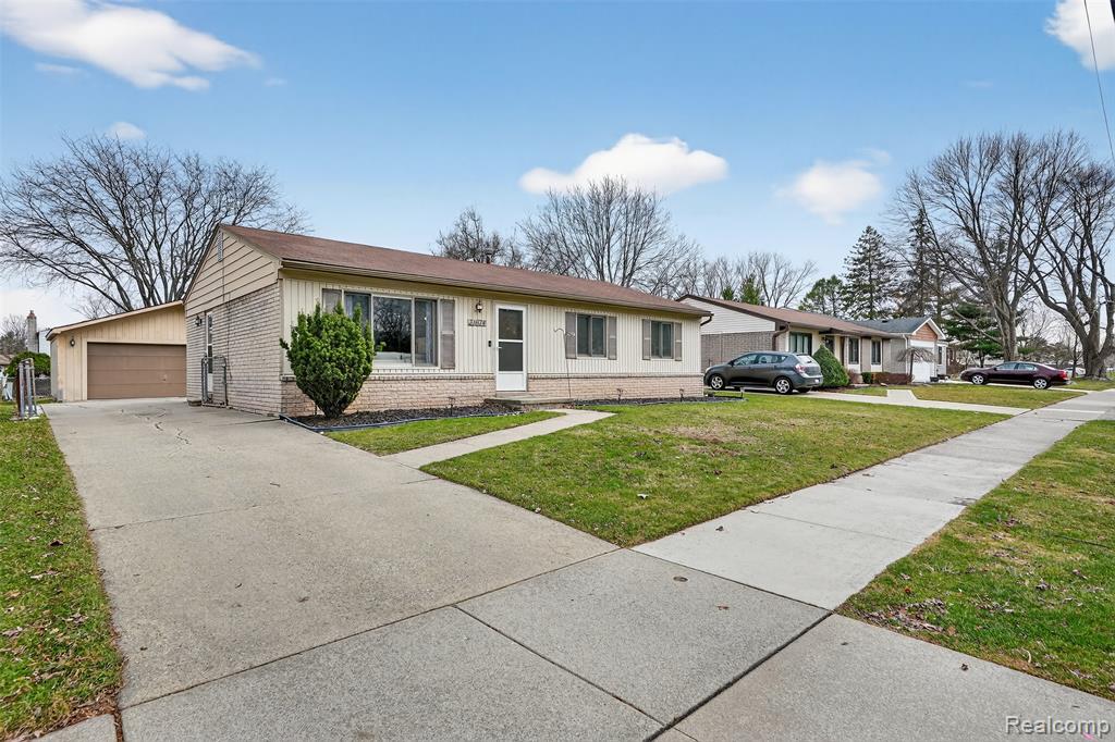 31674 Grove, Fraser, MI 48026 — Photo 2