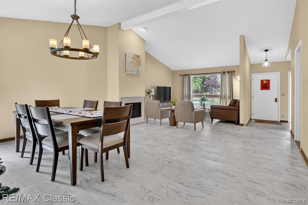 2061 Burgundy Street, West Bloomfield, MI 48323 — Photo 26