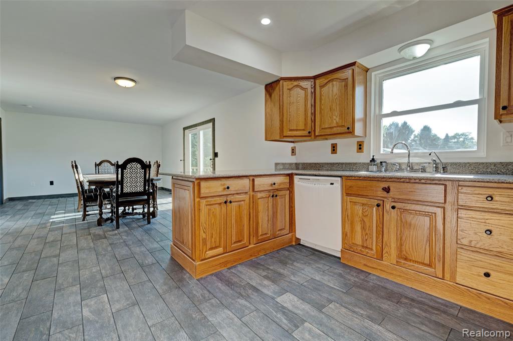 2290 Silver Fox Run, Holly, MI 48442 — Photo 18