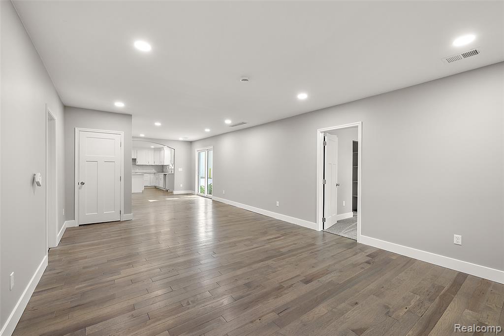 5771 Gratiot Avenue, St. Clair, MI 48079 — Photo 32