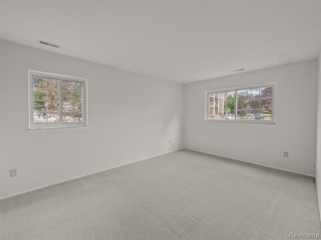 490 BALDWIN Avenue, Rochester, MI 48307 — Photo 19