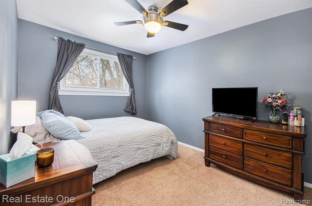 5395 English Drive, Troy, MI 48085 — Photo 21