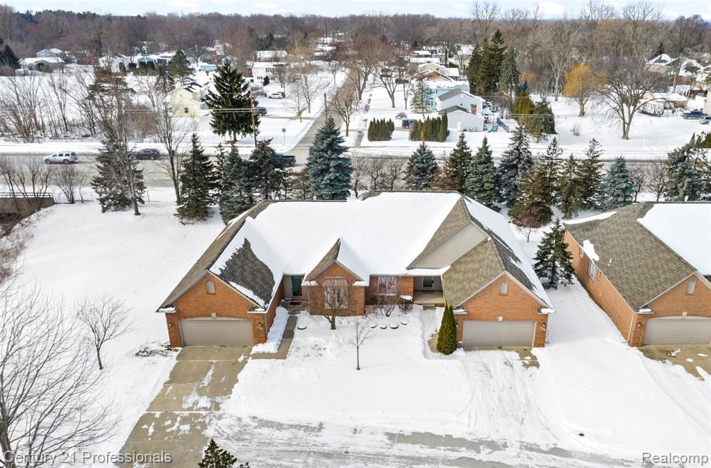 40121 Streamwood Court, Sterling Heights, MI 48310 — Photo 28