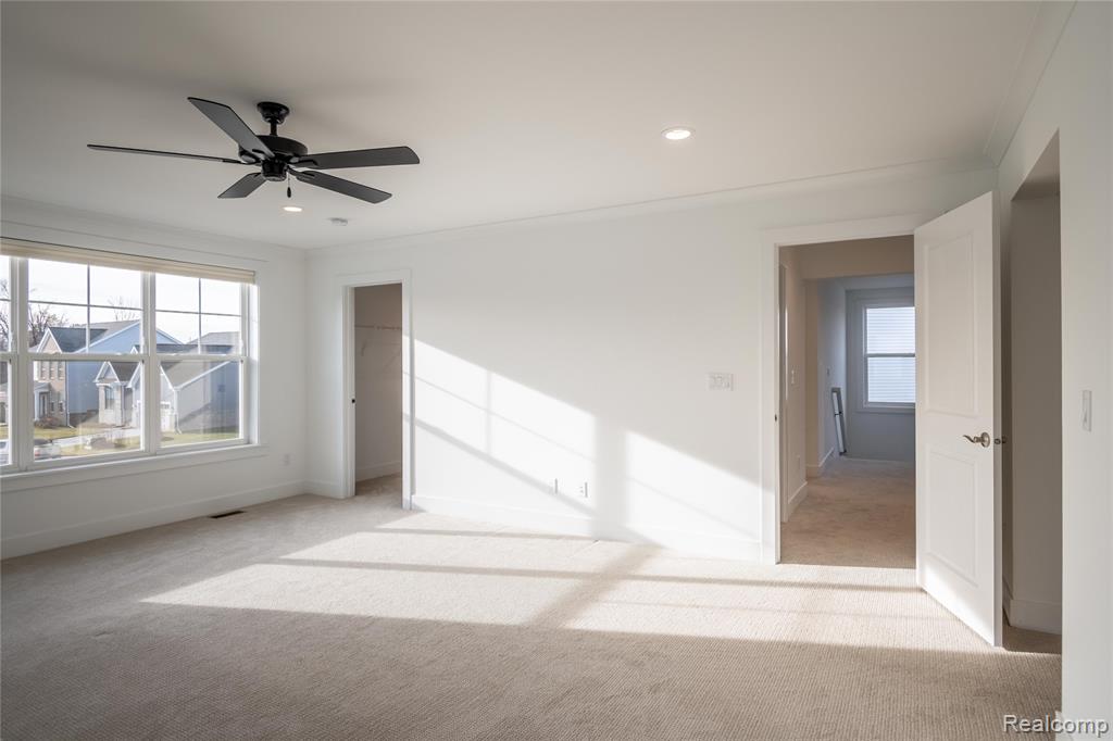 5556 Hobart Court, West Bloomfield, MI — Photo 22