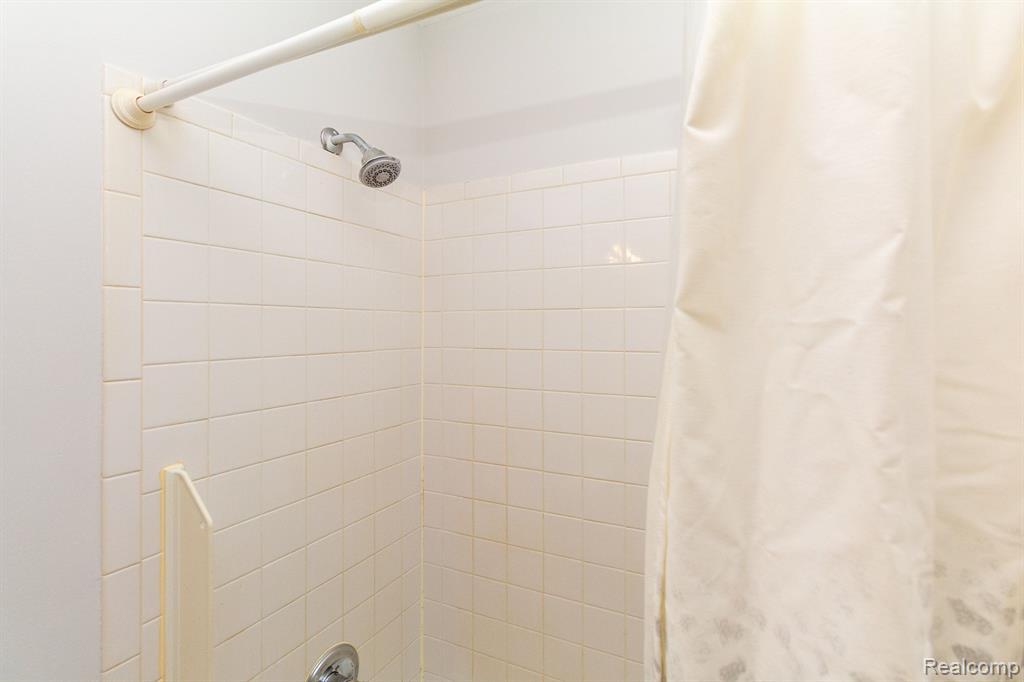23278 Stromp Court, Trenton, MI 48183 — Photo 18