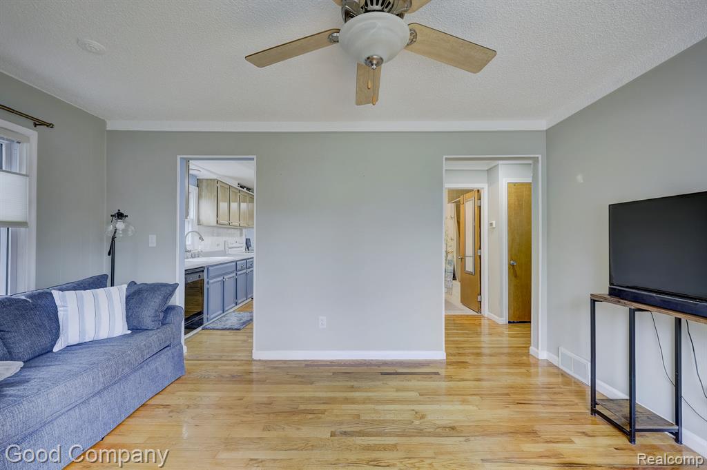 29329 Tawas Street, Madison Heights, MI 48071 — Photo 3