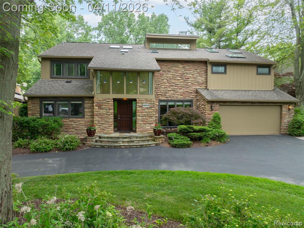 4683 Maura Lane, West Bloomfield, MI 48323 — front exterior