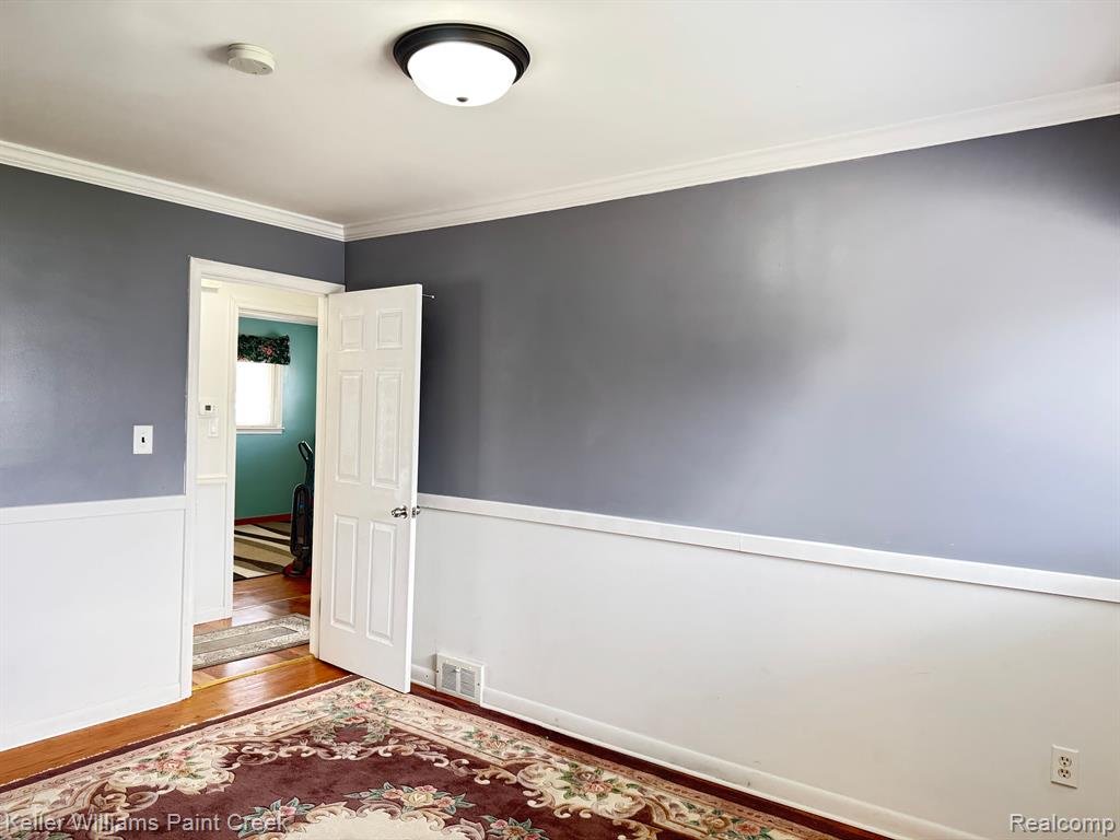 8356 ARNOLD Street, Dearborn Heights, MI 48127 — Photo 20