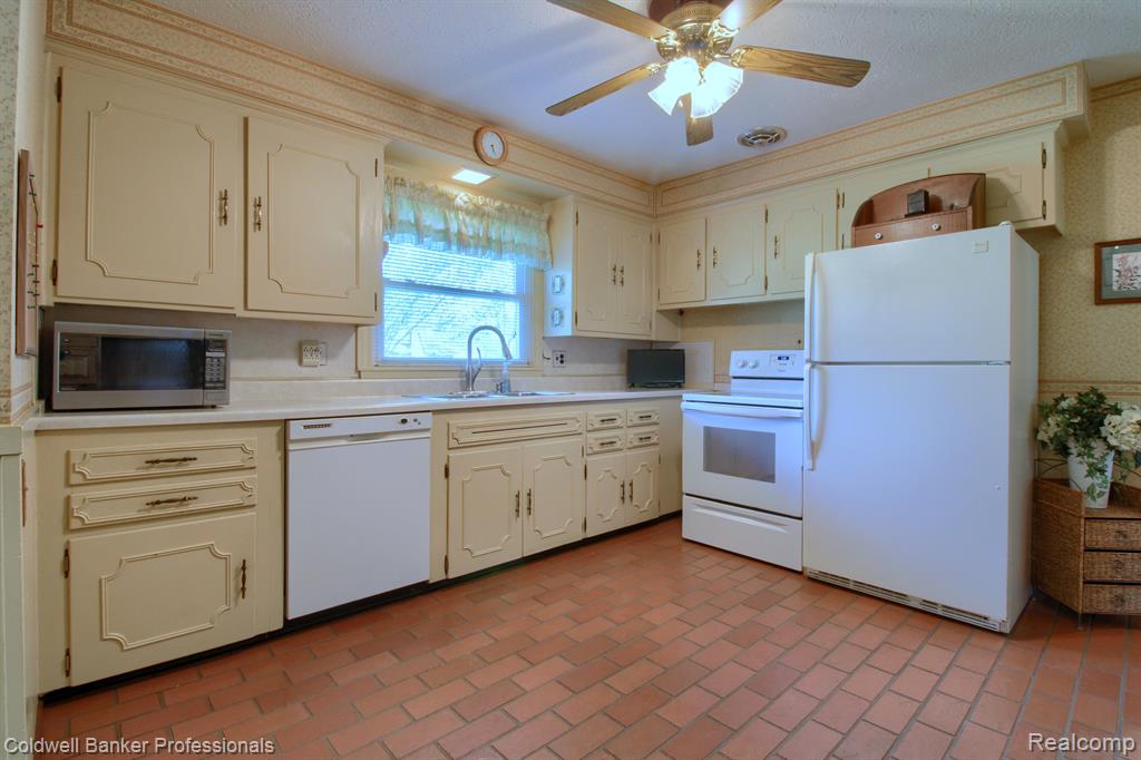 9111 MORRISON Avenue, Plymouth, MI 48170 — Photo 8