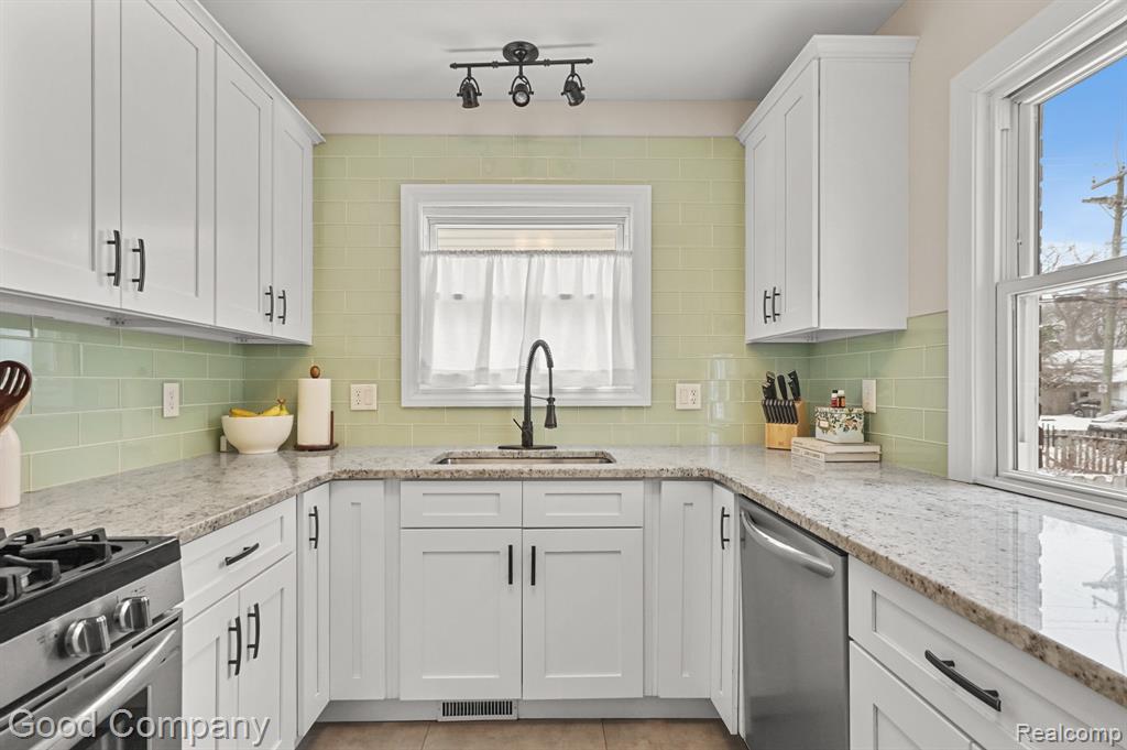 482 Pearson Street, Ferndale, MI 48220 — Photo 17