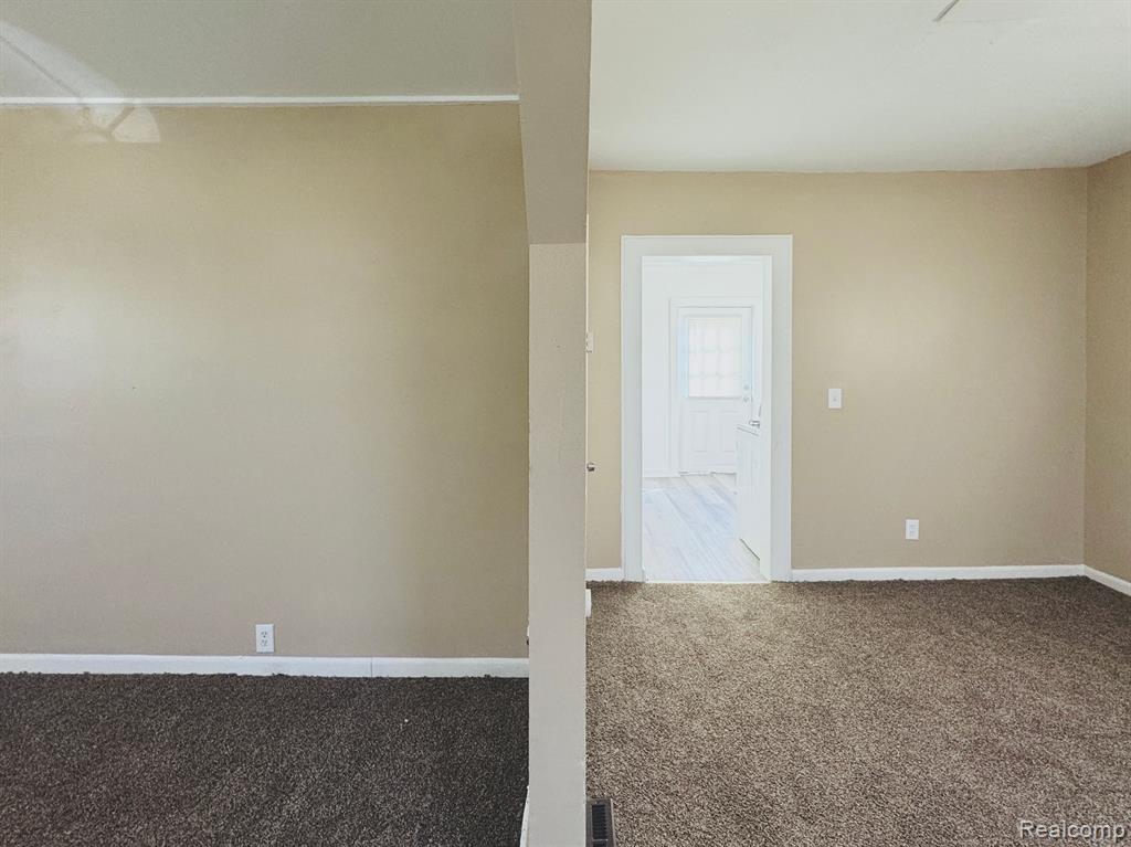 92 OAKHILL Street, Pontiac, MI 48342 — Photo 14