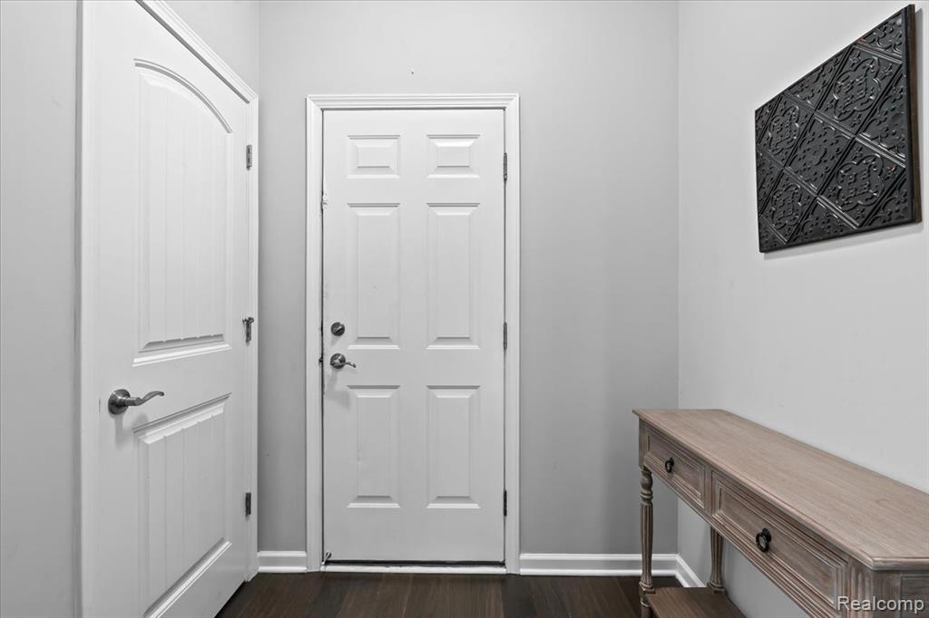 49645 Hartwick Drive, Novi, MI — Photo 22