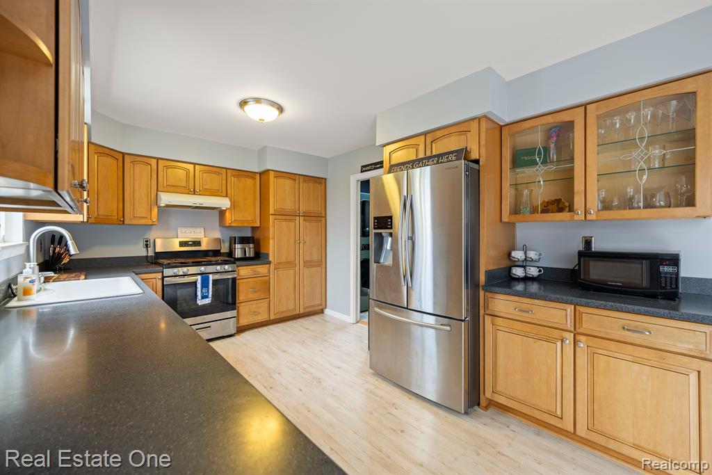 65 S WILLIAMS LAKE Road, Waterford, MI 48327 — Photo 15