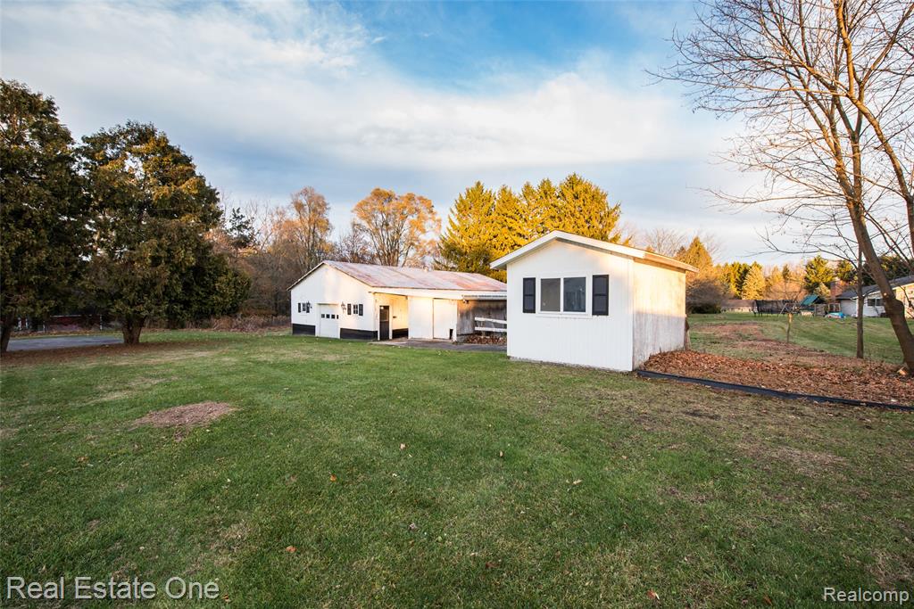 4141 Van Amberg Road, Brighton, MI 48114 — Photo 8