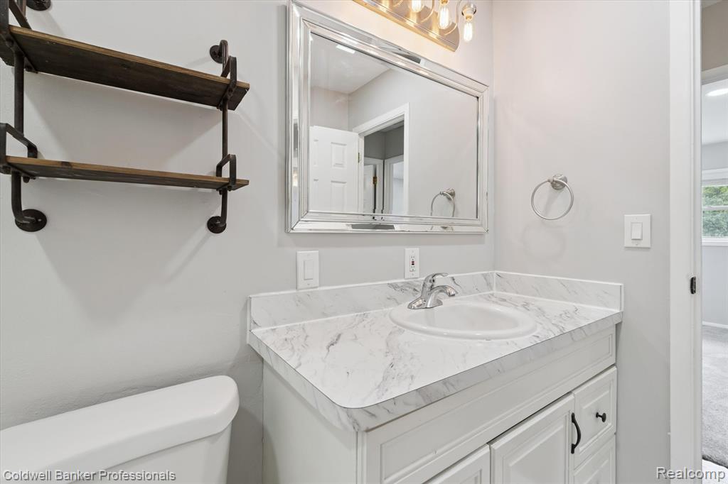 6314 Woodsdale Drive, Grand Blanc, MI 48439 — Photo 28