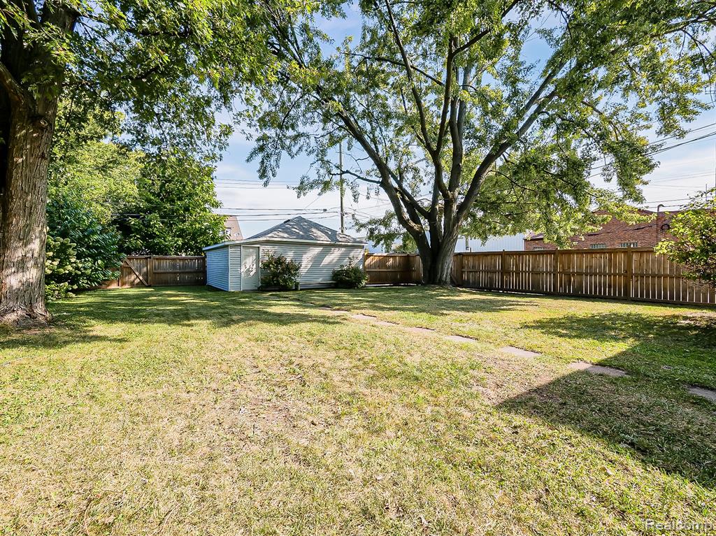 489 E Cambourne Street, Ferndale, MI 48220 — Photo 21