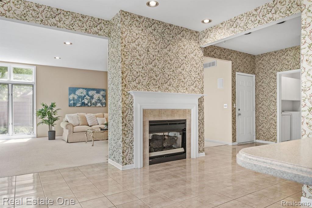 4458 HYCLIFFE Drive, Troy, MI 48098 — Photo 16
