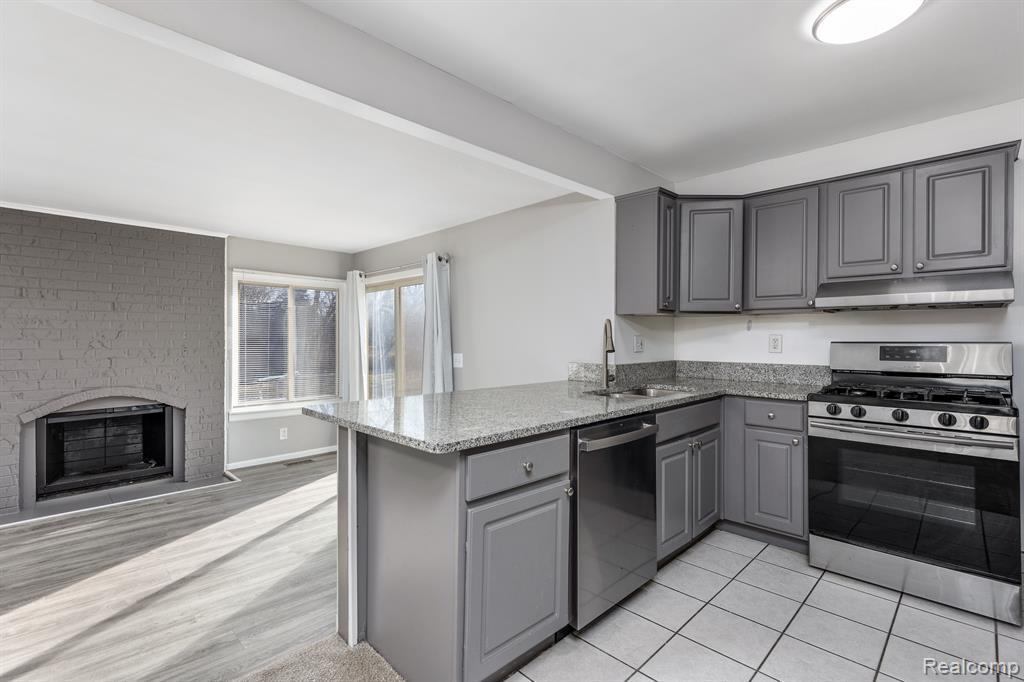 41421 AYRSHIRE Drive, Canton, MI 48188 — Photo 6