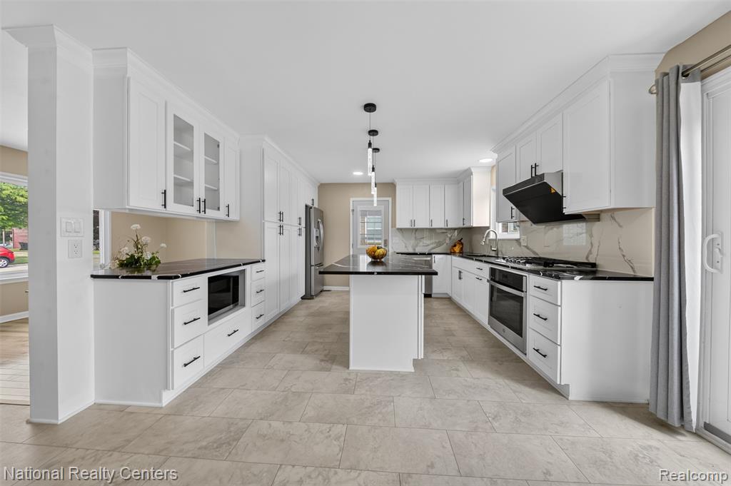40014 Eagle Drive, Sterling Heights, MI 48310 — Photo 13