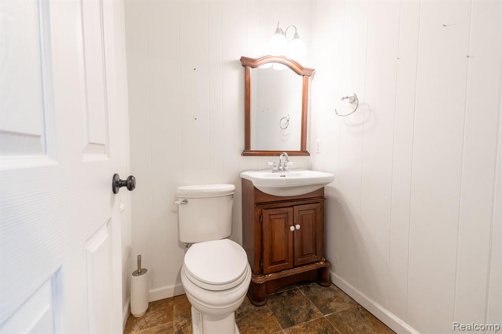 8064 WOOD Drive, Grosse Ile, MI 48138 — Photo 10