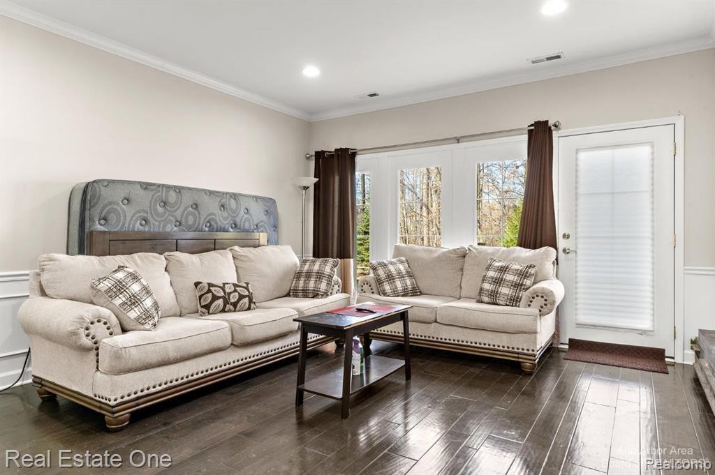 5570 ARBOR CHASE Drive, Ann Arbor, MI 48103 — Photo 10