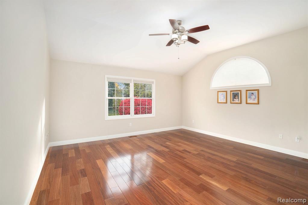 4019 Pine Ridge Court, Fenton, MI 48430 — Photo 16