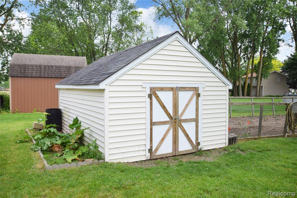 5483 Ameno Lane, Swartz Creek, MI 48473 — Photo 21