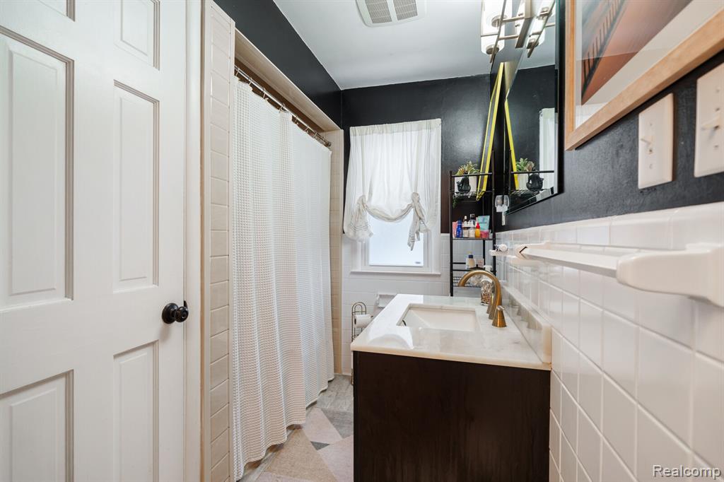 6333 Harriet Drive, Waterford, MI 48327 — Photo 21