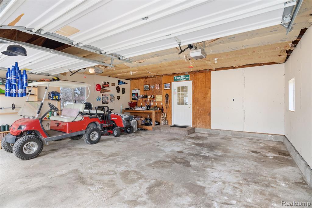 8629 CANADA Road, Birch Run, MI 48415 — Photo 33