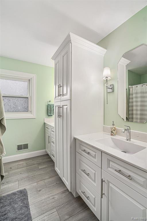 4361 Crestknoll Drive, Grand Blanc, MI 48439 — Photo 17