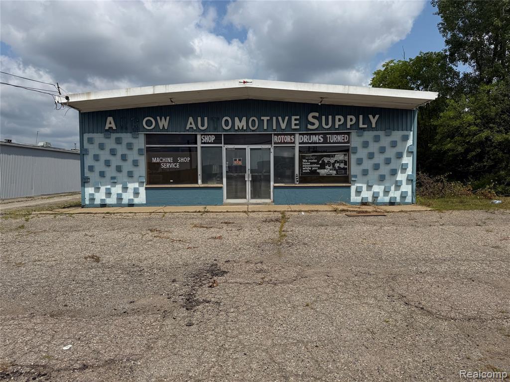 2931 E Court Street, Flint, MI 48506