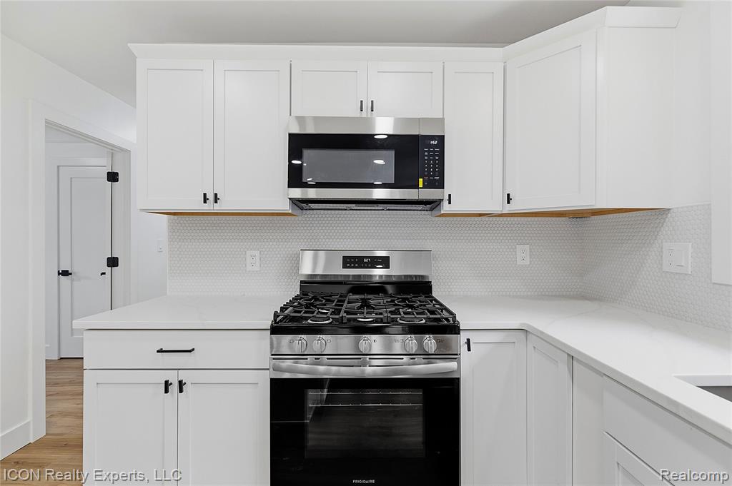 4901 Robert Street, Shelby Twp, MI 48316 — Photo 9
