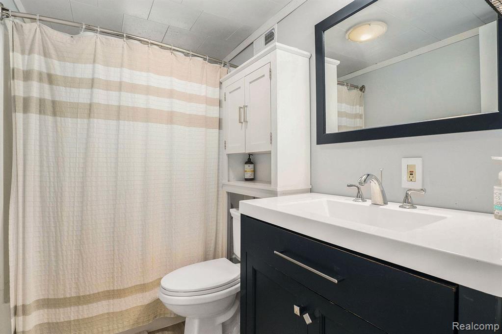 707 MARY COURT, Fenton, MI 48430 — Photo 11