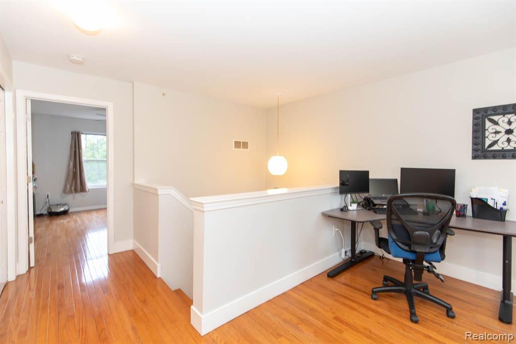 581 CHERRY ORCHARD Road, Canton, MI 48188 — Photo 29