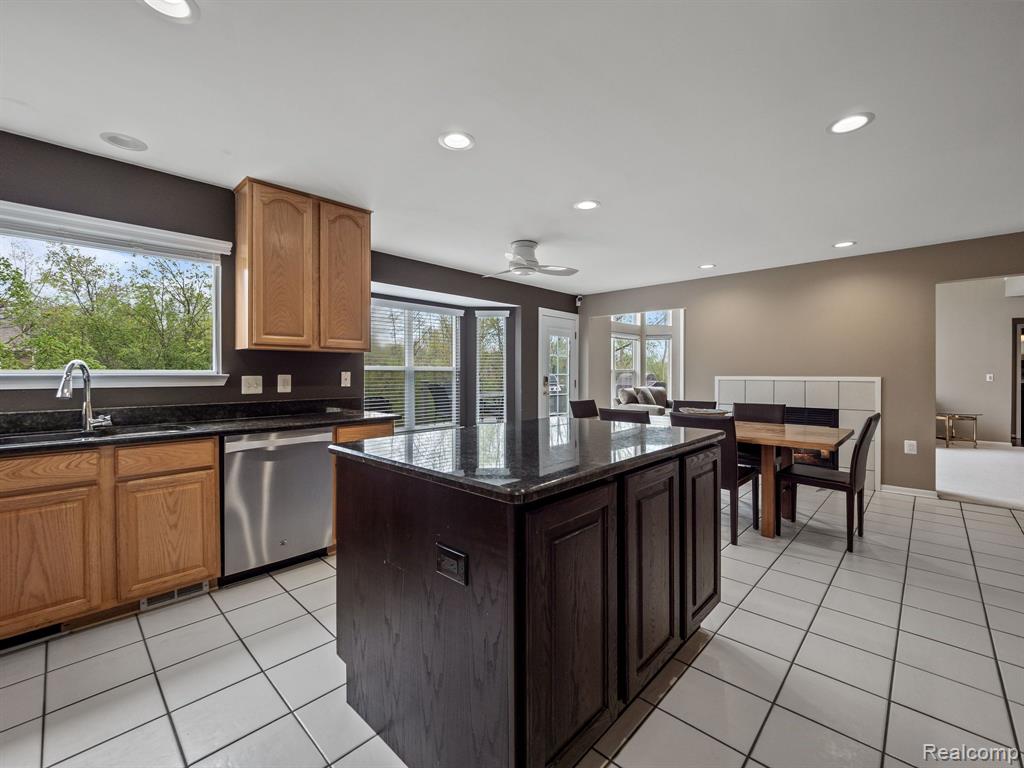 4651 Rosewood Lane, West Bloomfield, MI 48323 — Photo 13