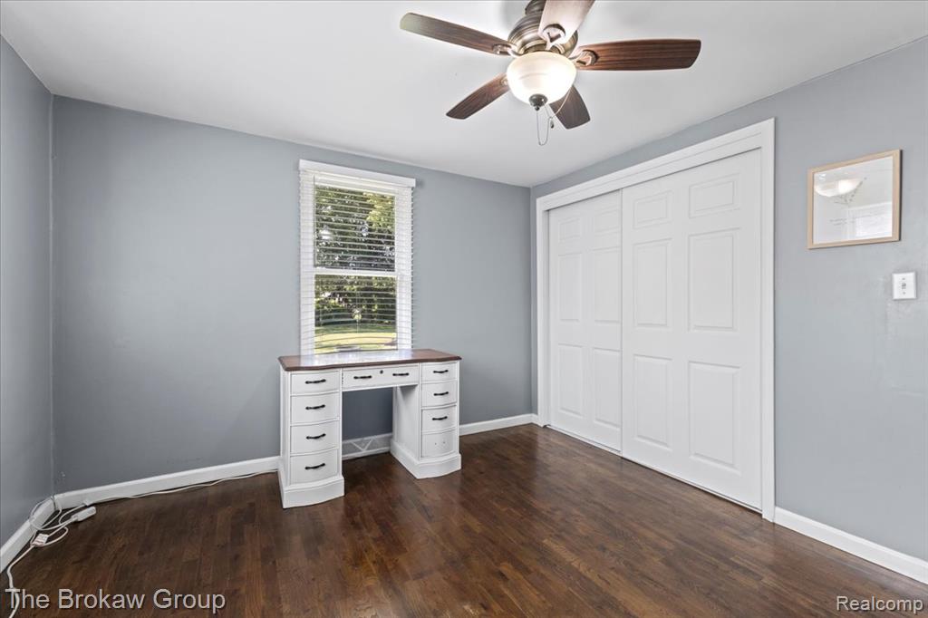 6088 Surrey Lane, Burton, MI 48519 — Photo 20