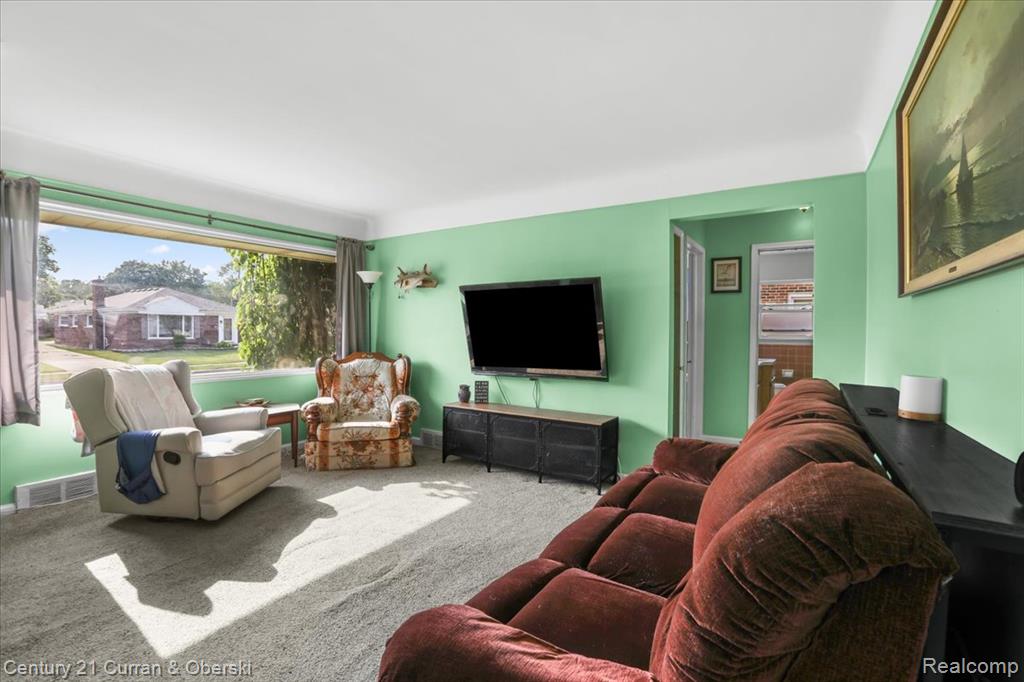 6958 Whitby Street, Garden City, MI — Photo 4