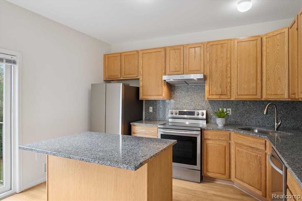 545 Cherry Orchard Road, Canton, MI 48188 — Photo 13