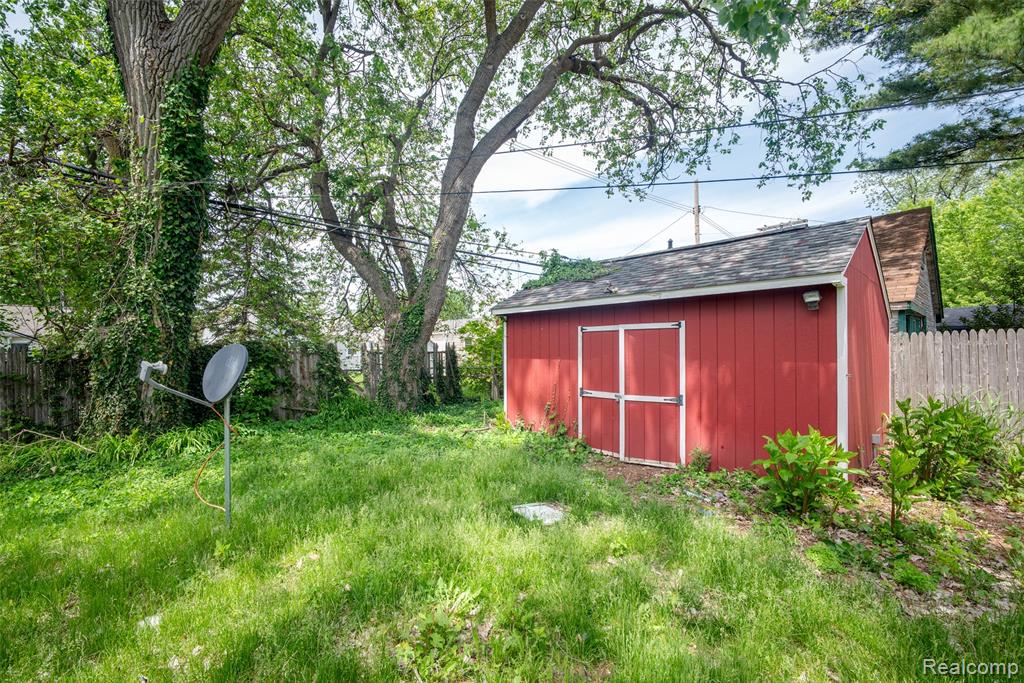 26059 Brush Street, Madison Heights, MI 48071 — Photo 39