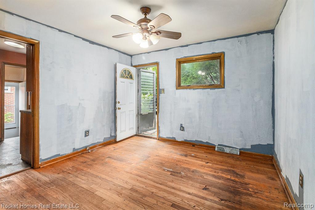 915 Englewood Avenue, Royal Oak, MI 48073 — Photo 19