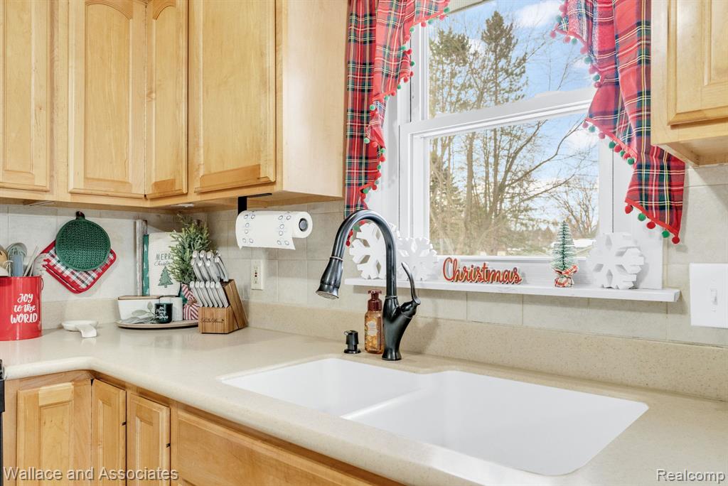 4440 Cambridge Drive, Port Huron, MI 48060 — Photo 18