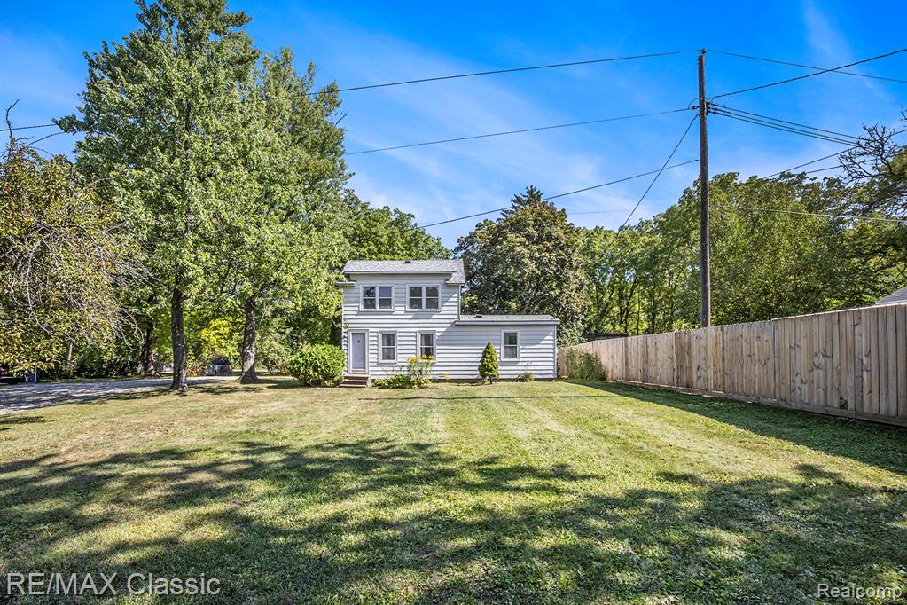 6334 Andersonville Road, Waterford, MI 48329 — Photo 2