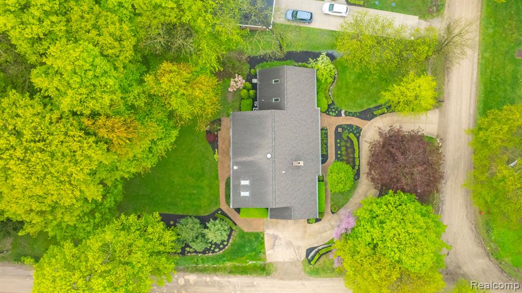 46270 BLOOMCREST Drive, Northville, MI 48167 — Photo 62