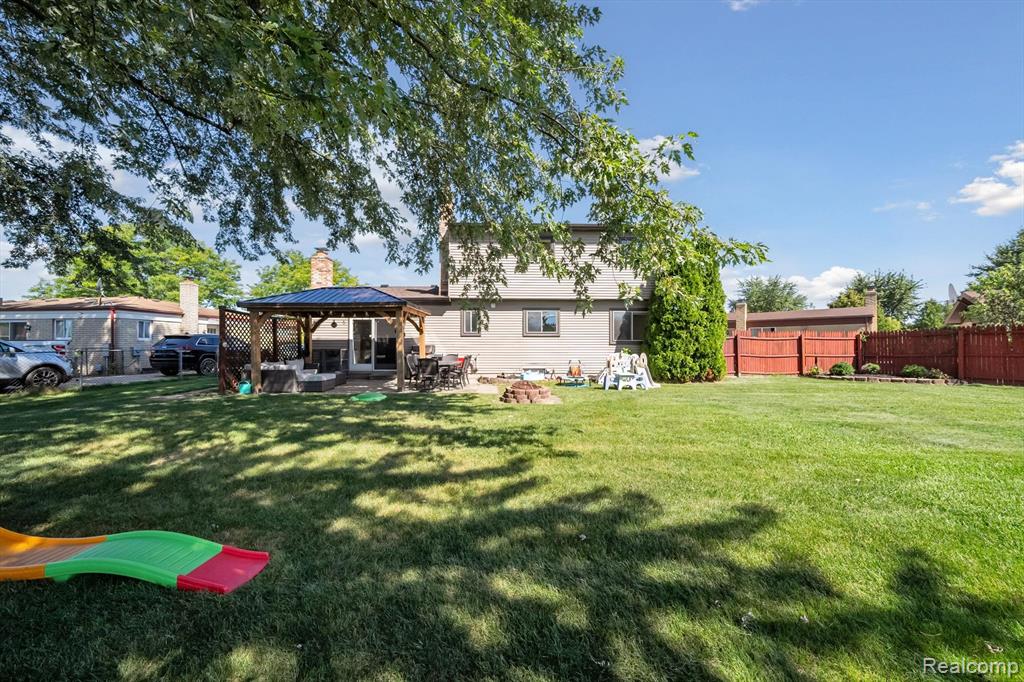 40166 Kristen Drive, Sterling Heights, MI 48310 — Photo 40